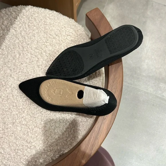 Elegant Women's Black and Beige Flats - Picture 8 of 8